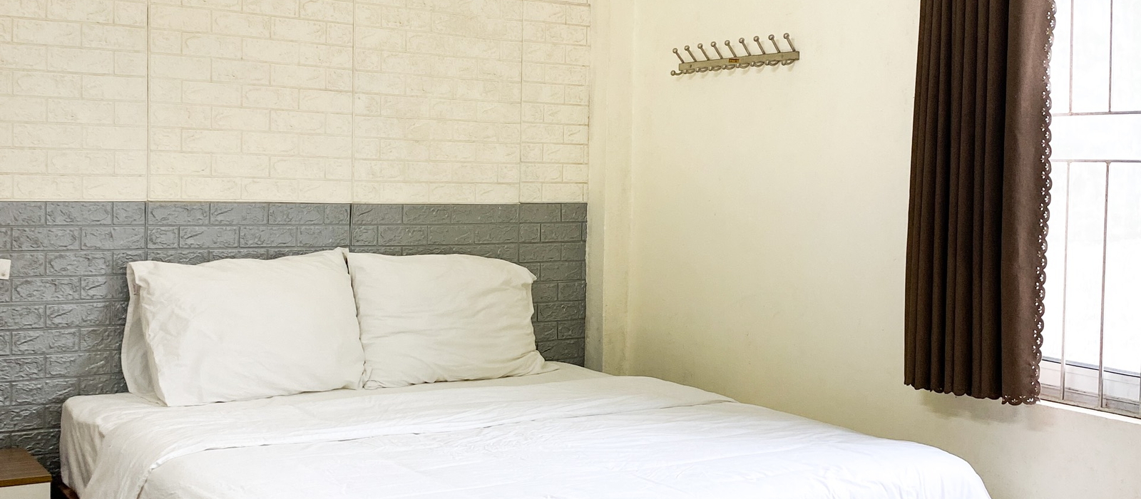 Deluxe King Room - ECO HOMESTAY