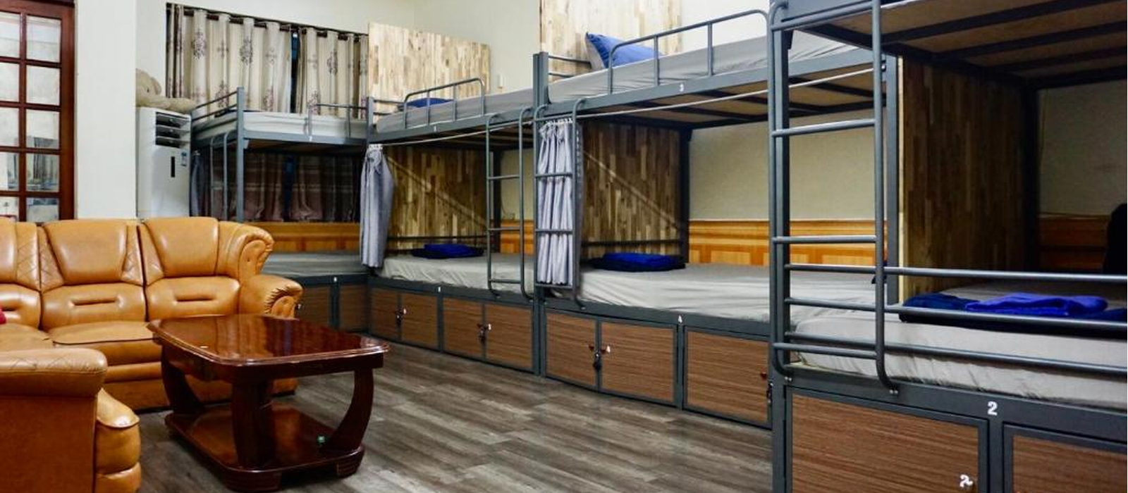 Phòng Ngủ Tập Thể 8 Giường - ECO HOMESTAY