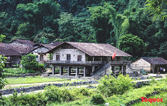 Khuoi Ky Village