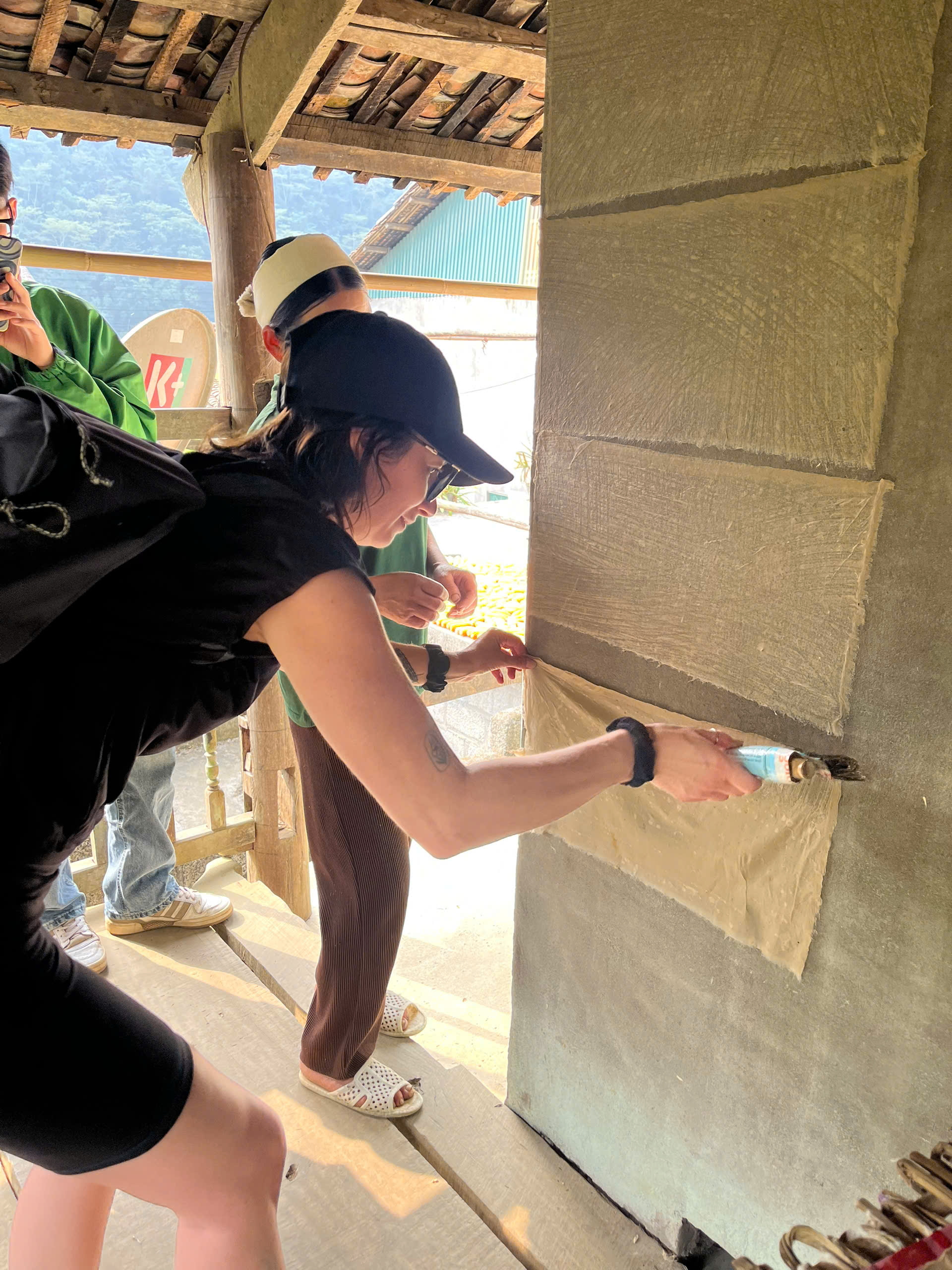 LÀNG GIẤY DÌA TRÊN