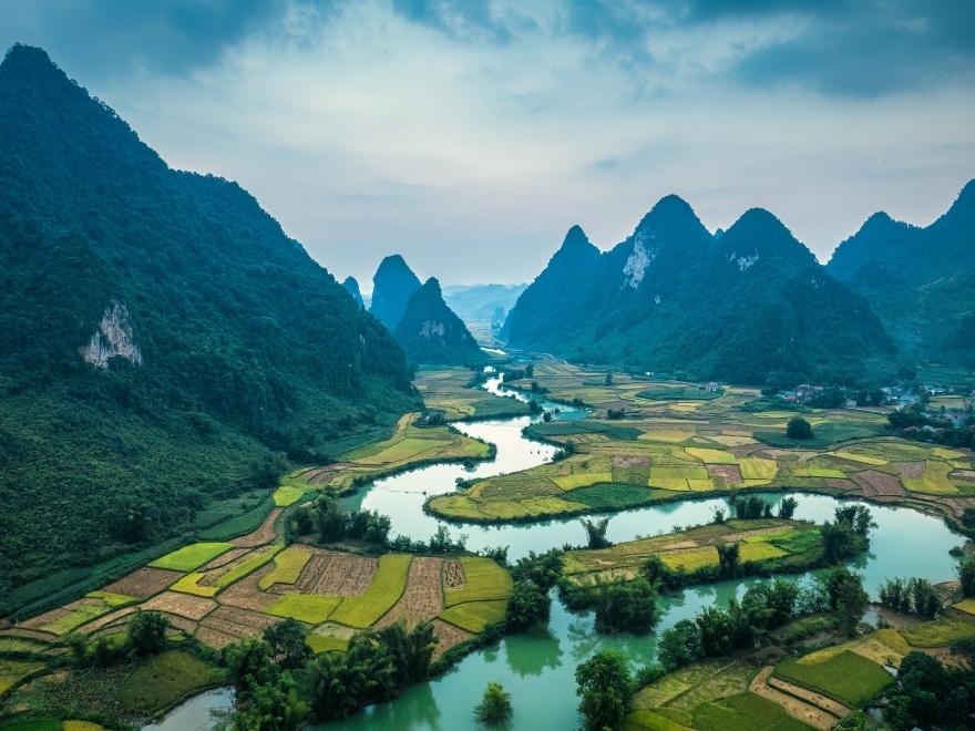 Phong Nam and Ngoc Con are the best locations for taking magnificent photos.