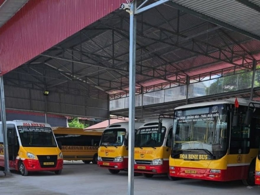 Bus from Cao Bang city to Ban Gioc waterfall